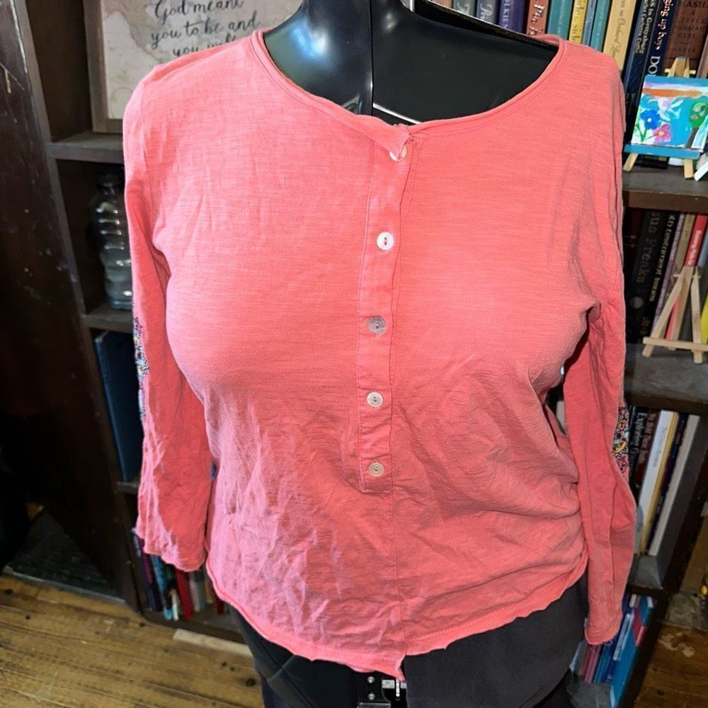 Sundance coral pink embroidered raw hem button S henley